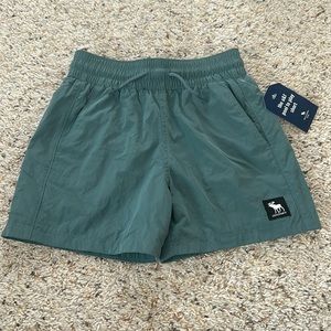 Abercrombie kids boys pool to play shorts. Size 7/8. NWT